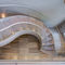 실내 현대 구부려진 계단에 의하여 구부려지는 금속 계단 넓은 아크 체계